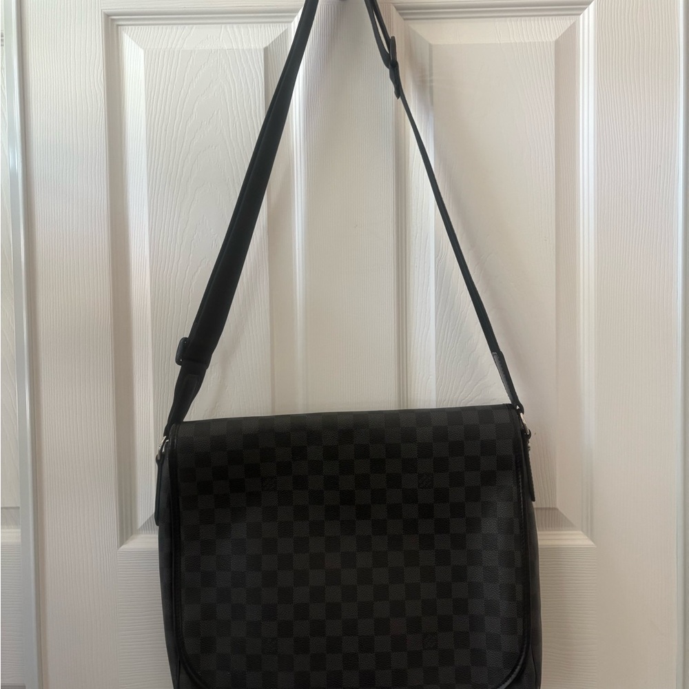 Louis Vuitton Damier Graphite Messenger Bag